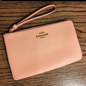Coach Large Corner Zip Wristlet Faded Blush